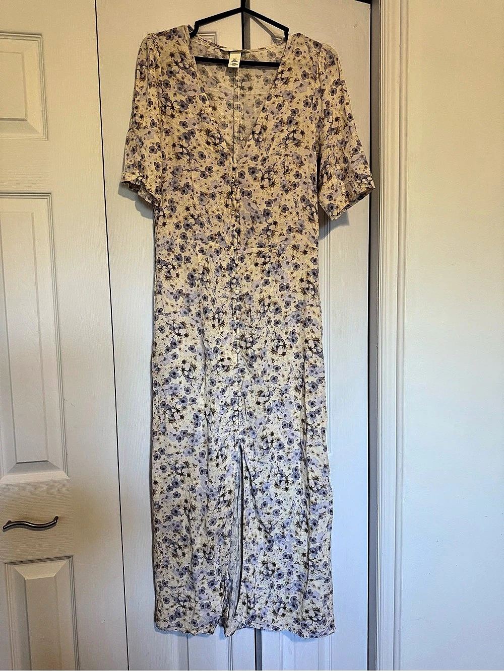 4 for $20 H&M Floral Midi Dress in Cream & Purple Size Small